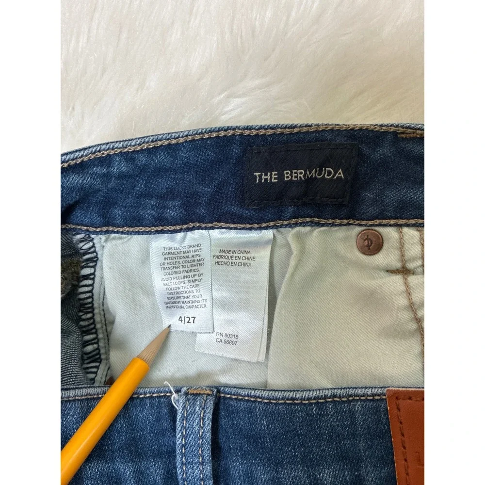 Lucky Brand Bermuda Dark Wash Denim Shorts Womens 4 27 Blue Stretch Knee Length